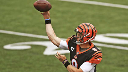 Photo: Cincinnati Bengals Carson Palmer throws a pass at New