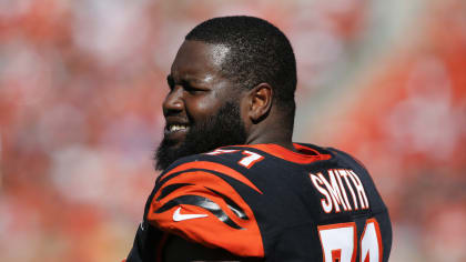 Bengals Re-Sign OT Andre Smith Yet Again While Placing 1st-Rounder