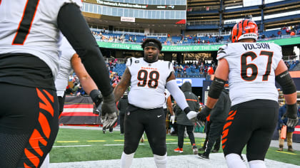 Cincinnati Bengals offensive tackle Cordell Volson (67) lines up