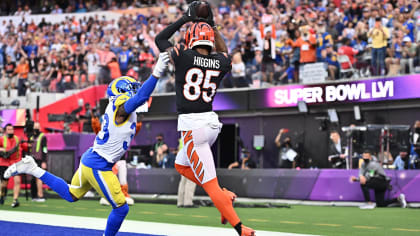 Bengals' Joe Mixon connects with Tee Higgins for TD score in Super