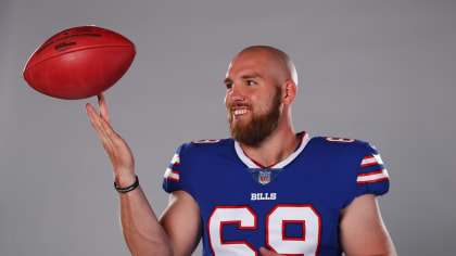 Inspiring Speaker and Former NFL Long Snapper Turns to Magic to