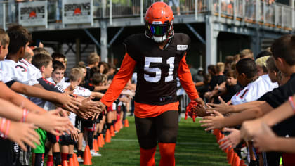 Cleveland Browns linebacker Mack Wilson is introduced before an NFL  football game against the Los Angeles Rams, Sunday, Sept. 22, 2019, in  Cleveland. The Rams won 20-13. (AP Photo/David Dermer Stock Photo - Alamy