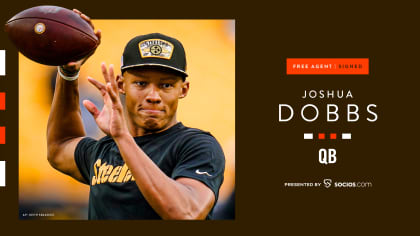 Browns third-string QB Josh Dobbs shows off athleticism, calmness