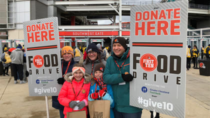 Chiefs Fans Donate Over 3,000 Meals to Local Families In Need