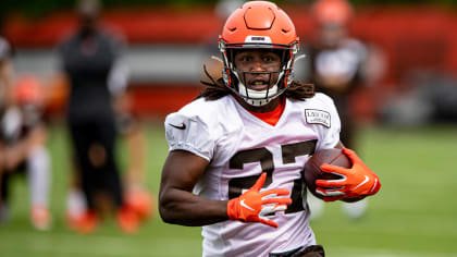 Kareem Hunt cleared to practice in Orange and Brown scrimmage for 1st time  in camp 