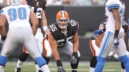 Pro Bowler Alex Mack reportedly took less to bolt Browns for