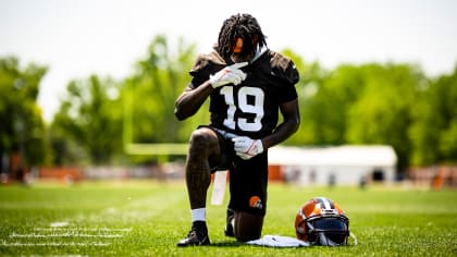 INSPIRATIONAL] ONE HANDED FOOTBALL STAR