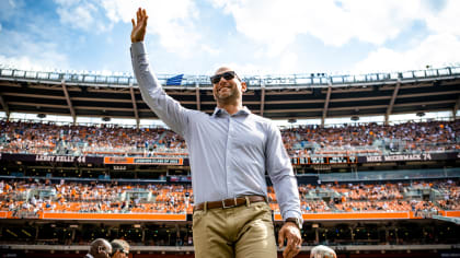 Joe Thomas enshrinement into Pro Football Hall of Fame expected to bring  big Browns crowd to Canton: What you need to know 