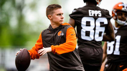 Callie Brownson of the Cleveland Browns is first female position coach in  NFL game