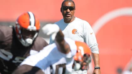 The Cleveland Browns are setting the tone by running the ball & controlling  the line of scrimmage