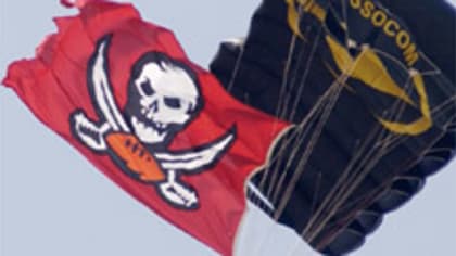 Tampa Bay Buccaneers hold pre-game practice at MacDill AFB > Air Force >  Article Display