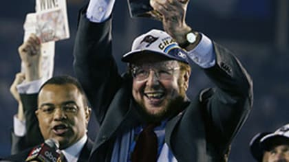 Tampa Bay Buccaneers owner Malcolm Glazer celebrates a win