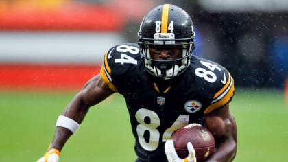 Antonio Brown Returns to Football Field on Saturday