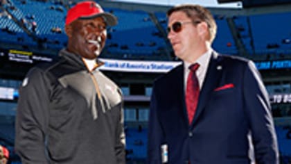 Lovie Smith's son enjoys working with dad