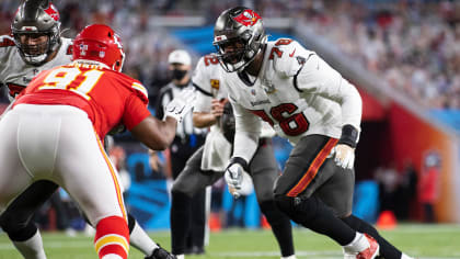 Buccaneers Officially Release Donovan Smith