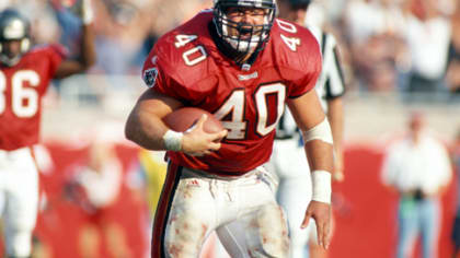 LIFE-LIKE, ATTRACTIVE & FUN MIKE ALSTOTT #40 TAMPA BAY