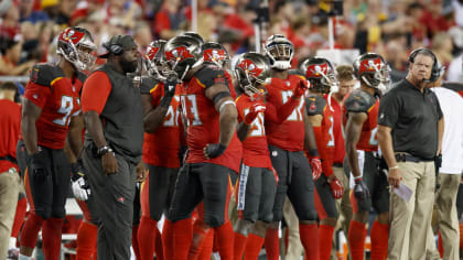 New Tampa Bay Buccaneers defensive line coach already helping team