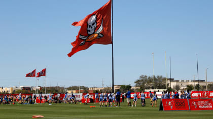 Tampa Bay Buccaneers Giant Flag, Giant Tampa Bay Bucs flag …