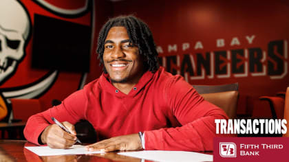 Tampa Bay Buccaneers Sign 2022 Draft Picks RB Rachaad White, CB