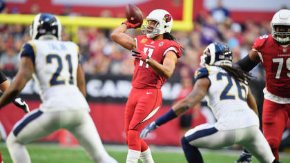 Cardinal's Larry Fitzgerald pulls in a touchdown pass over