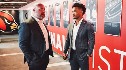 Kyler Murray's pre-game suit is ______. 