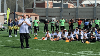 Jaguars host hispanic youth at NFL Play 60 Football Camp