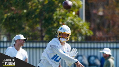 Chargers Injury: Justin Herbert enters blue tent holding left hand - Bolts  From The Blue