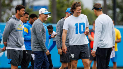 Chargers Quarterback Coach Shares Day-to-Day Approach With Justin