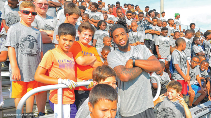 Tennessee Titans to host Youth Football Camp this Summer