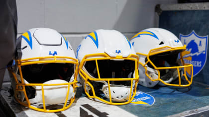 Bring back the yellow helmets in 2023? 