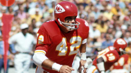 Chiefs Safety and Halfback Johnny Robinson Inducted into Pro Football Hall  of Fame