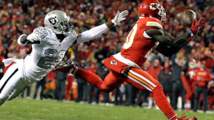 Tyreek Hill, De'Anthony Thomas share TD high-five