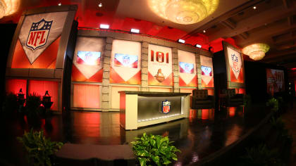 The Committee of 101 to Celebrate 51st Edition of Awards by Honoring the  Top Players and Coaches of the 2020 NFL Season in Virtual Event