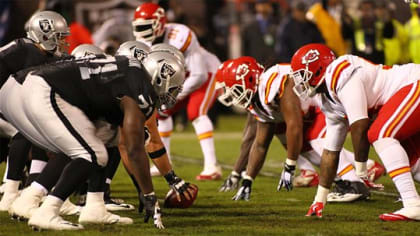 Raiders lineman finds scissors in the middle of field vs. Chiefs