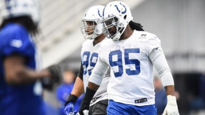 Denico Autry Shows Off Versatility For Colts' Defensive Line