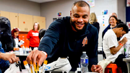 Dak Prescott gives Dallas Cowboys teammates latest Nike shoes