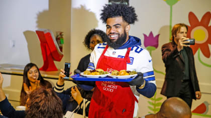 Dallas Cowboys Cheerleaders Rookies Serve Up An Early Thanksgiving