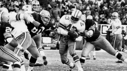 Yes, that was Paul Hornung on Packers' sideline in Ice Bowl