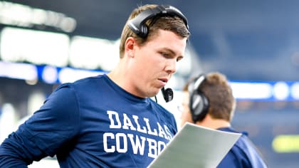 Moore's play-calling resembles Linehan, are Cowboys avoiding Dak runs?