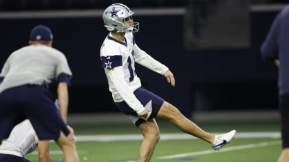 Hey guys, is this an actual Cowboys Jersey from Zeke? I can not