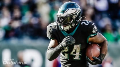 Why Eagles are bringing back ex-Dolphins RB Jordan Howard 