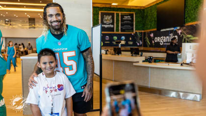Miami Dolphins Partner with CITY Furniture and Surprise Over 100 South  Florida Kids with Beds at Annual Delivering Hope Event
