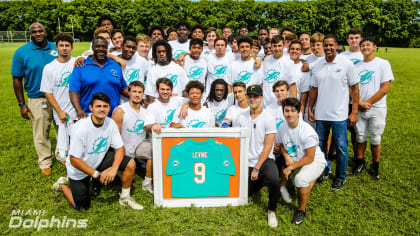 Miami Dolphins Donate Equipment and Meals to 1,000 High School and Youth  Football Players - High School Football America