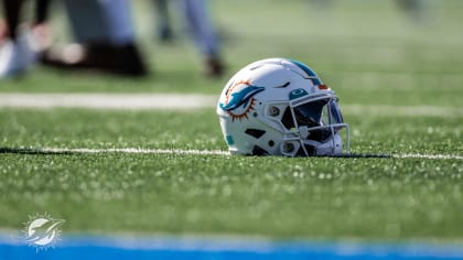 Roster Move: Dolphins sign Ezukanma