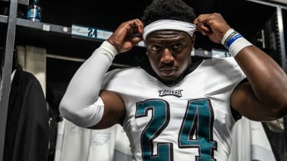 Philadelphia Eagles: Jordan Howard brings back a potent rushing attack