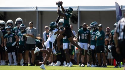 Eagles host military members during Sunday's training camp session.