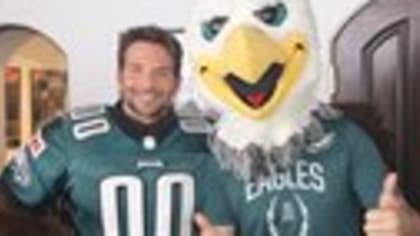 FOX 29 - LOOK AT THAT RING! Philadelphia Eagles' mascot