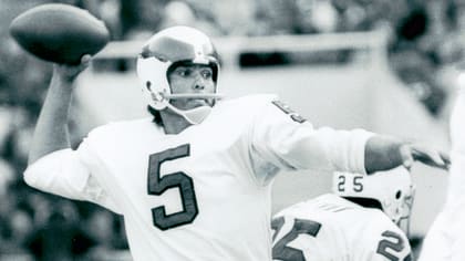 Not in Hall of Fame - 25. Roman Gabriel