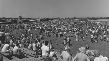 Rocklin, California, USA. 3rd Aug, 1982. San Francisco 49ers training camp  August 3, 1982 at Sierra College, Rocklin, California. Head Coach Bill Walsh  Credit: Al Golub/ZUMA Wire/Alamy Live News Stock Photo - Alamy