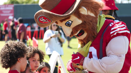 Photos: Fans flock to Seahawks Football Fest at Lumen Field